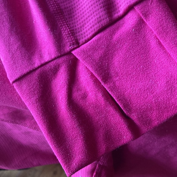 Adidas Activewear 1/4 zip top with collar and long sleeves with thumb holes - Picture 5 of 5